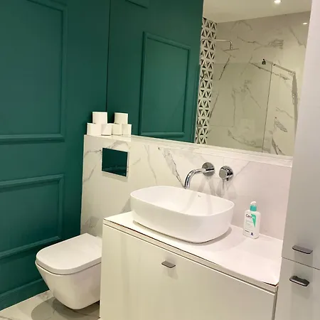 Sleepy3city Batorego 9 3* グディニャ