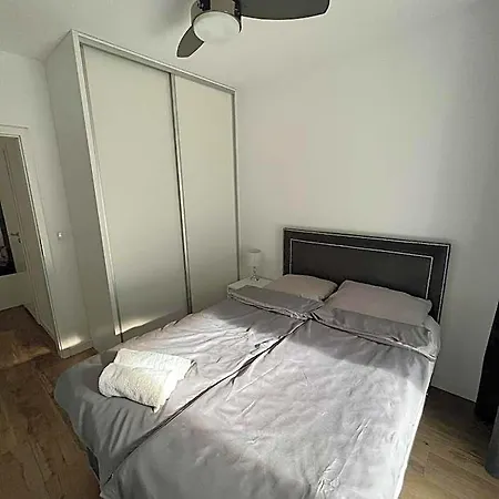 Sleepy3city Batorego 9 Aparthotel 3*