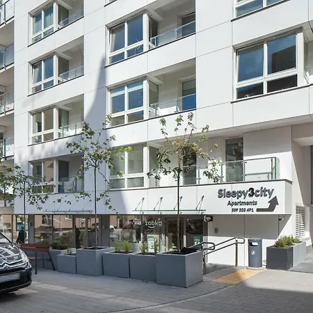 Sleepy3city Batorego 9 アパートホテル 3*